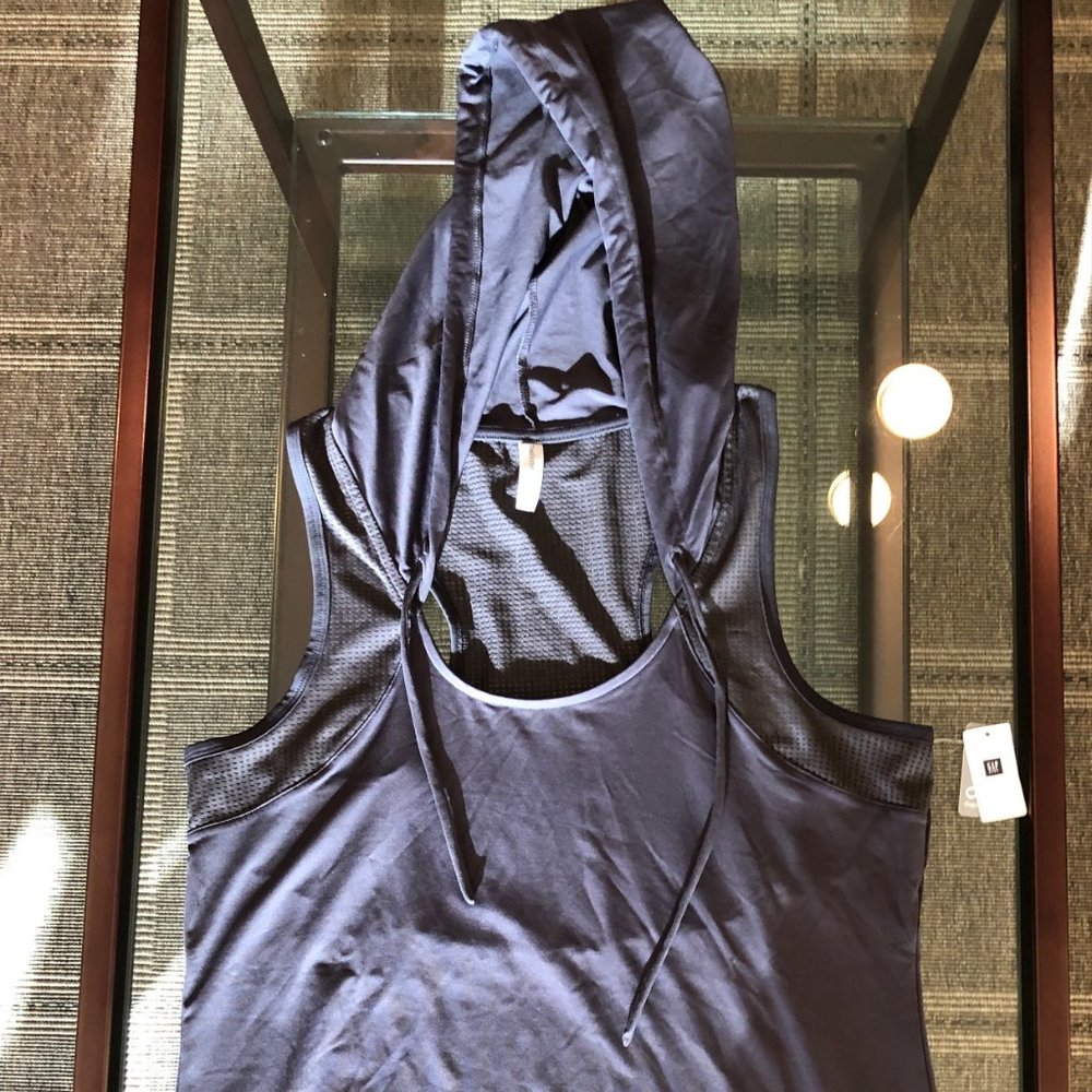 GAP Body Fit Sleeveless Hoodie